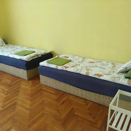 Indahouse Vendeghaz * Pere